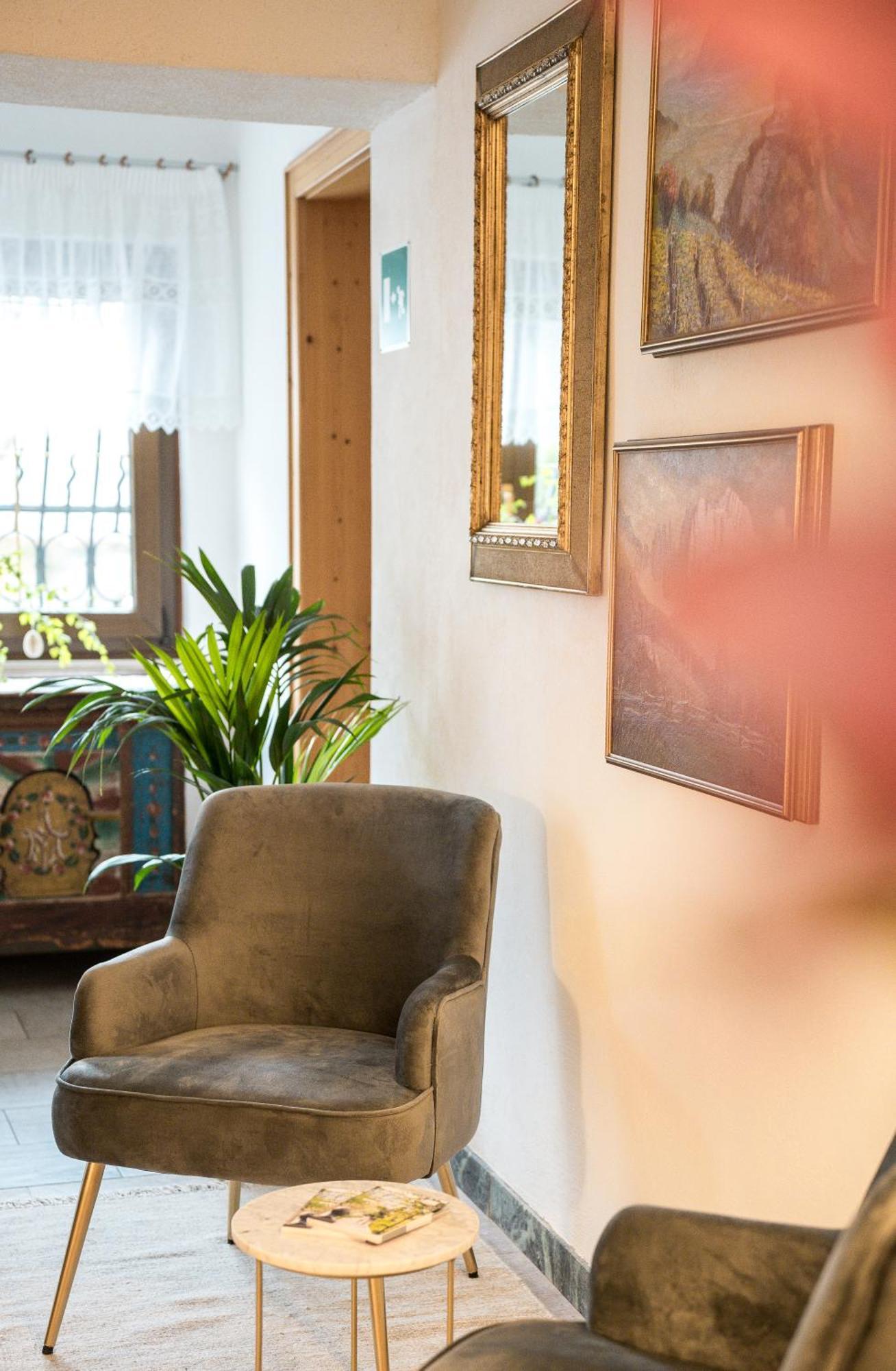 Garni Hotel Walburg Тироло Экстерьер фото